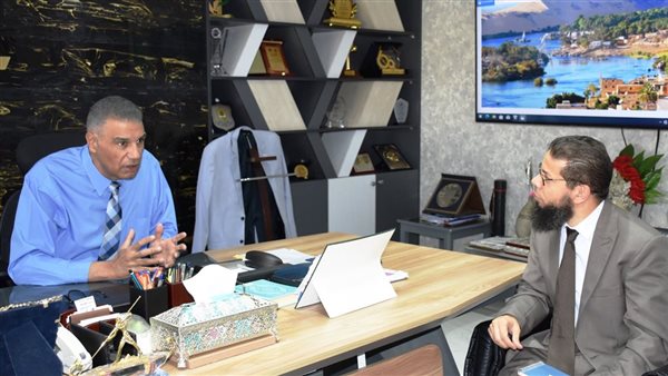 محافظ أسوان