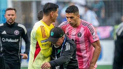 إيقاف سواريز 6 مباريات بعد واقعة البصق في نهائي كأس الدوريات