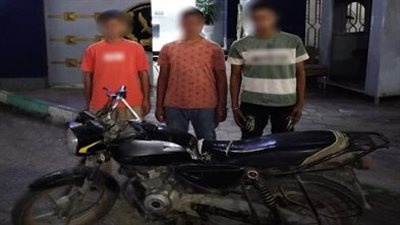 بقصد المزاح.. القبض على 3 طلاب صفعوا شخصا خلال سيره في الشرقية