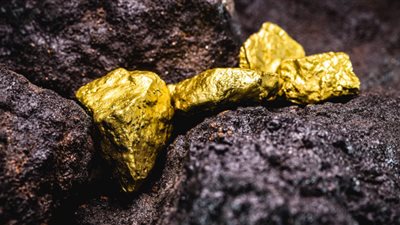 الذهب يستقر عالميا مع ترقب المستثمرين لقرار المركزي الأمريكي بشأن الفائدة