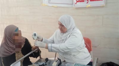 الكشف على 1438 مواطنًا ضمن القافلة الطبية المجانية بقرية الزاوية بأسيوط