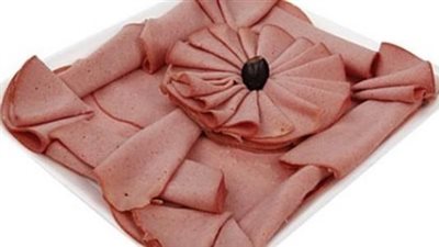 مغذي ولذيذ.. طريقة إعداد لانشون اللحمة في المنزل بخطوات بسيطة