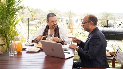 الحلقة الثانية من حكاية الوكيل.. انكشاف الخداع وصفقات سرية وحفلة تنكرية تهز عالم التيك توك