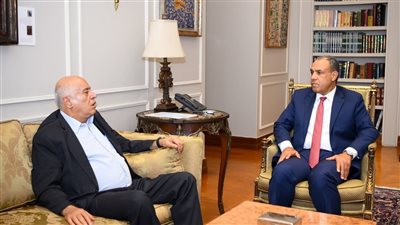 وزير الخارجية يستقبل أمين سر اللجنة المركزية لحركة فتح الفلسطينية لبحث تطورات غزة والضفة