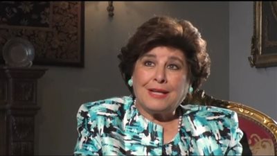 التحقيق مع الخادمة المتهمة بسرقة فيلا الإعلامية فريدة الزمر بكرداسة