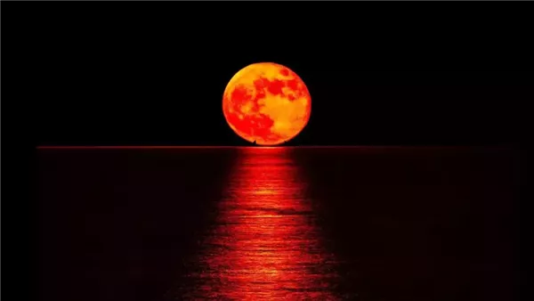 هل خسوف القمر الدموي