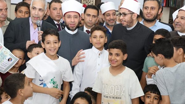 وزير الأوقاف يشهد