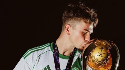 ماتيو دامس لاعب الأهلي السعودي: عندما سمعت راتبي انفجرت من الضحك 