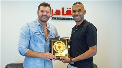 النجم عمرو يوسف يحتفل بنجاح فيلمه درويش في القاهرة 24