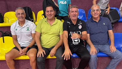 بعد شفائه.. استقبال حافل لطارق محروس خلال زيارته معسكر منتخب اليد 