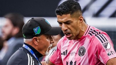 رسميًا.. إيقاف سواريز 3 مباريات في الدوري الأمريكي بسبب البصق على إداري سياتل ساوندرز