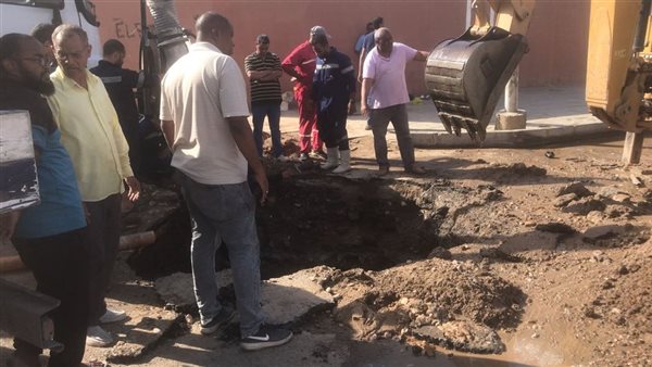 كسر خط مياه