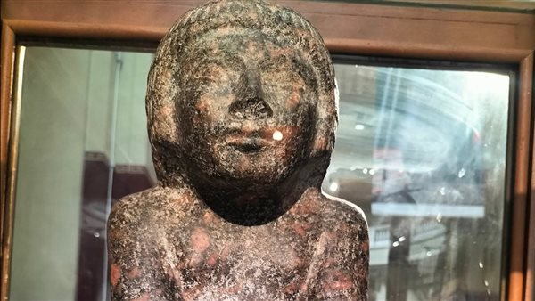 تمثال كاهن جنائزي