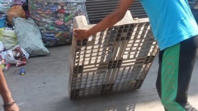 حي الساحل يرفع إشغالات وزراعات مخالفة أمام مدرسة عمر بن عبد العزيز| صور