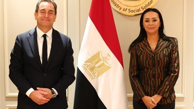 وزيرة التضامن تبحث سبل تعزيز التعاون المشترك مع السفير الفرنسي بالقاهرة