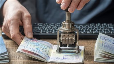 بينها إسبانيا وفرنسا.. 29 دولة أوروبية تتخلى عن طوابع جوازات السفر في 2026 