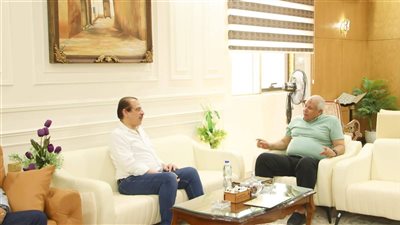 محافظ الوادي الجديد يلتقي نائب وزير الصحة والسكان