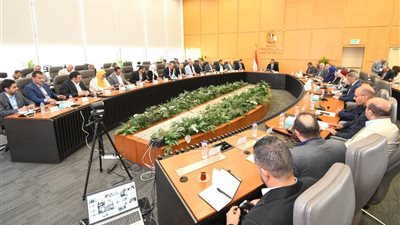 وزير الإسكان يوجه بتعظيم إيرادات المدن الجديدة وتسريع تسليم الأراضي للمواطنين
