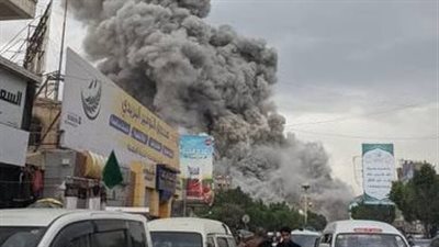 إسرائيل تستهدف وزارة الدفاع ومقر المتحدث العسكري باسم الحوثيين 