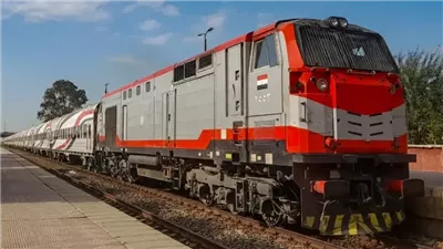 استئناف حركة القطارات على خط السويس - القاهرة بعد رفع آثار حادث قطار مع ملاكي