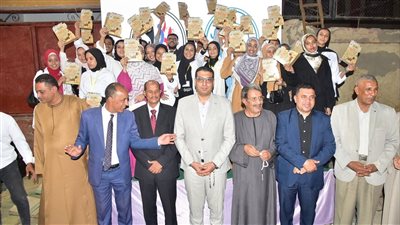 نائب محافظ الأقصر يشهد فعاليات ختام مبادرة ساعة سعادة بمركز شباب المريس