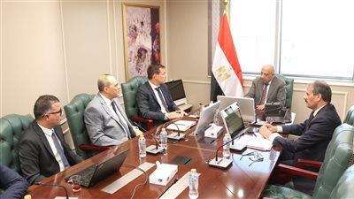 وزير الكهرباء يبحث مع شنايدر إليكتريك تحديثات مبادرة ترشيد الطاقة في المصانع