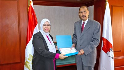 سوهاج الأولى جمهوريًا في مبادرة مشروعك.. وسراج يكرم أبطال الإنجاز من فريق البرنامج والاتصال السياسي