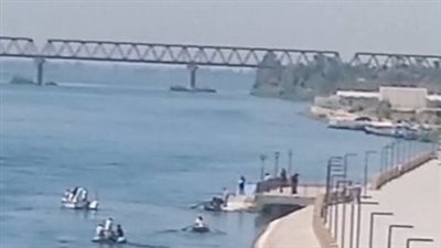 وقف يدعي ثم قفز في النيل.. انتشال جثمان عامل ألقى بنفسه من أعلى كوبري دندرة بقنا