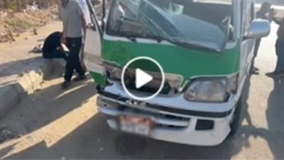 خبط عربيتي.. الداخلية تكشف ملابسات فيديو اصطدام ميكروباص بسيارة بالجيزة وتضبط السائق
