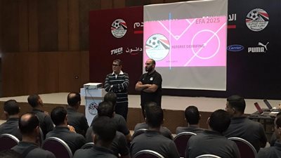 تفاصيل تحليل أوسكار رويز لأداء حكام قمة الأهلي والزمالك 