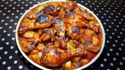 بتتبيلة الشوي.. طريقة عمل صينية بطاطس بالفراخ للشيف هالة فهمي