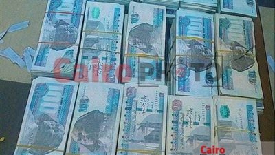 شوال فلوس يشعل مشاجرة بين قائدي 3 سيارات على الطريق الصحراوي الغربي في الأقصر