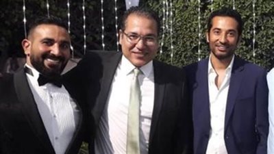 أحمد سعد عن شقيقه الدكتور سامح: بيغني حلو أوي.. والأمخاخ مش لايقة على بعض