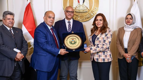 جانب من اللفاء 