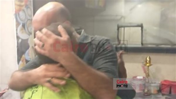 المشرف يعتذر لعامل