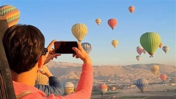 البالون الطائر بالأقصر