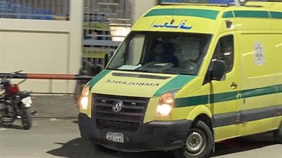 إصابة 3 أشخاص من أسرة واحدة في حادث تصادم موتوسيكل وميكروباص بالأقصر