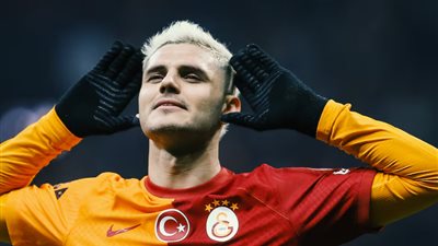 يشعر بأنه نجمٌ لامعٌ في تركيا.. إيكاردي ينوي الاعتزال في صفوف جالطة سراي