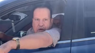 كاد أن يتسبب في وفاة 8 أشخاص.. الأمن يفحص فيديو تهديد مواطنة وسلوك متهور لسائق على طريق طنطا– الزقازيق