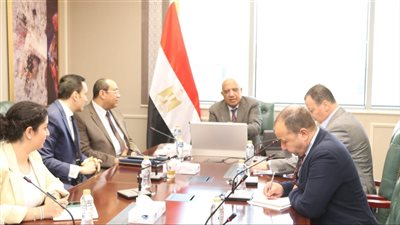 خطة مشتركة بين الكهرباء و«سكاتك» لتطوير مشروعات شمسية ورياح وبطاريات تخزين