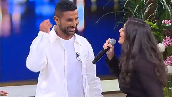 أحمد سعد وابنته مع