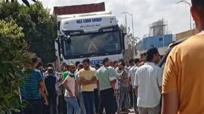 دقيقة حداد وعرض المطالب.. تفاصيل اجتماع ممثلي عمال مصنع لينين جروب بالإسكندرية مع لجنة التحقيق