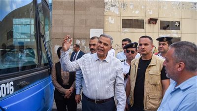 لخدمة المواطنين بشكل أفضل.. محافظ الإسكندرية يوجه بزيادة عدد رحلات أتوبيس النقل العام