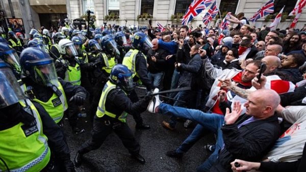 مظاهرات اليمين في