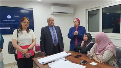 رئيسة الإدارة المركزية لمكافحة التسرب التعليمي تتابع تدريبًا بالأقصر حول مخاطر الهجرة غير الشرعية