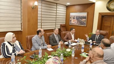 محافظ بورسعيد: زيادة التنسيق بين الأجهزة التنفيذية وهيئة الرعاية الصحية لتحقيق أفضل معدلات في تقديم الخدمة الطبية