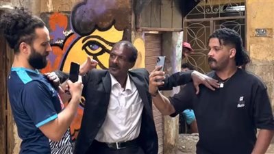 مُلخص للمشهد الحالي.. فيديو عن سيطرة كاميرا الموبايل على الشارع المصري يتصدر تريند السوشيال ميديا