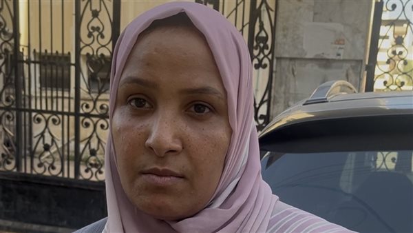 والدة الطفل 