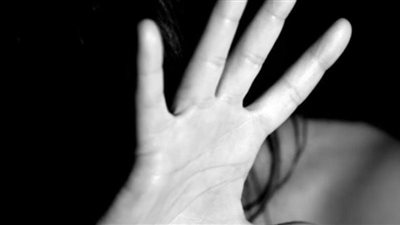 جردوها من ملابسها.. القصة الكاملة للاعتداء الجنسي على فتاة سورية يتيمة في وضح النهار