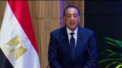 على هامش زيارته اليوم للقليوبية.. رئيس الوزراء يقدم التحية للفتاة المصرية بمناسبة اليوم العالمي للفتاة
